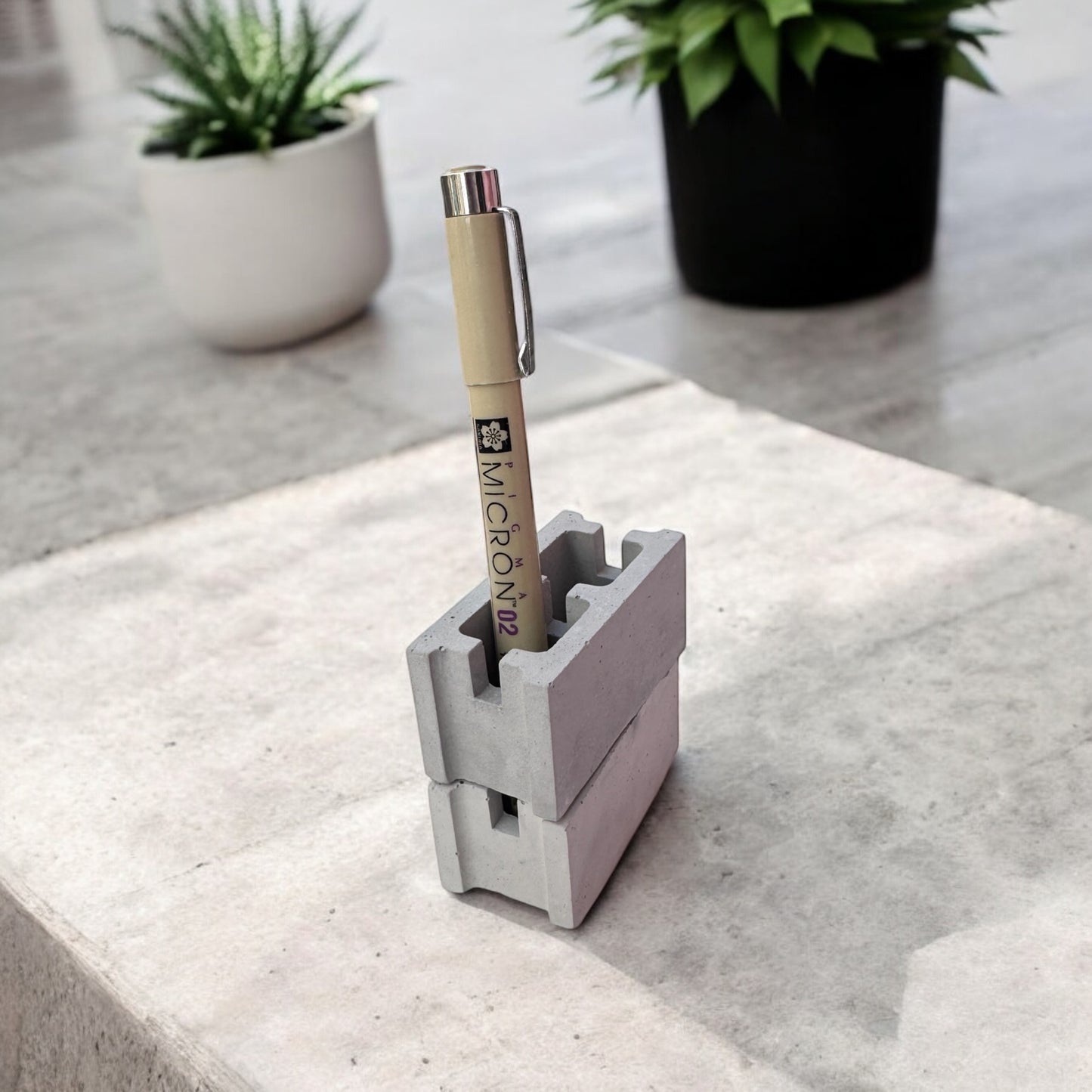 Duo de parpaings en béton porte-cartes - Design et pratique