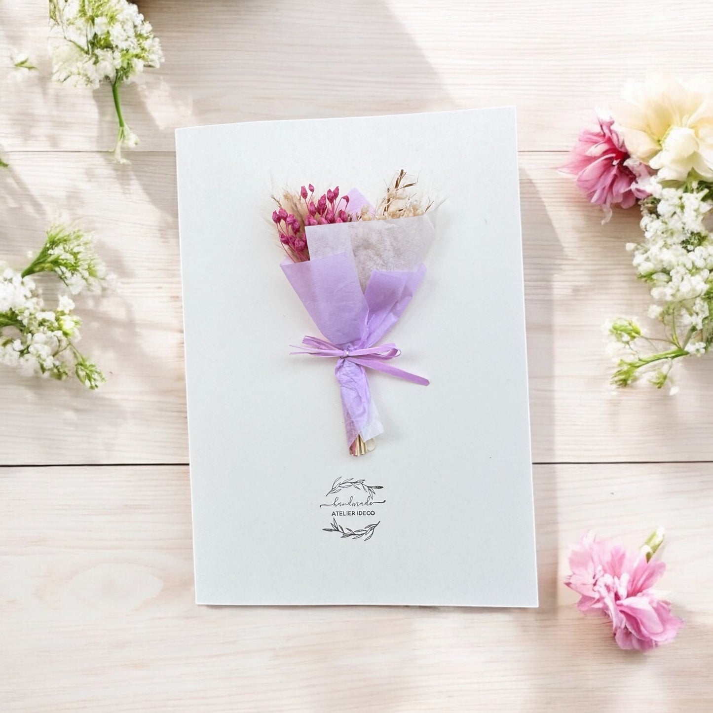 Carte de vœux avec mini bouquet de fleurs séchées – Artisanale et florale