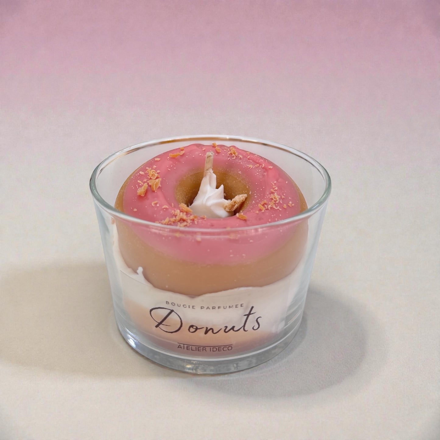 Bougie gourmande donuts en cire végétale avec effet chantilly