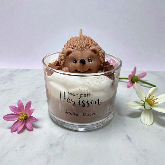 Bougie hérisson chantilly en cire végétale parfumée aux notes épicées et gourmandes