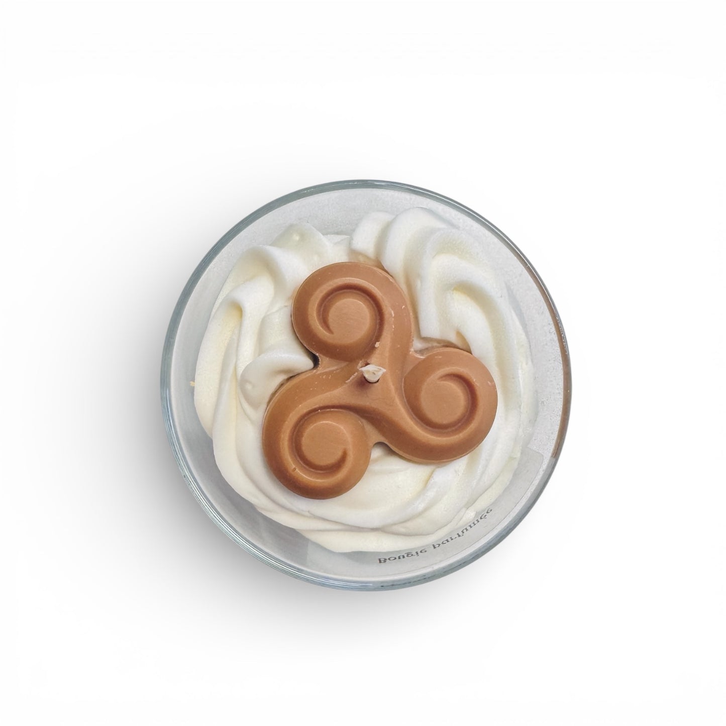 Vue de dessus bougie triskel en cire végétale fabrication Bretagne