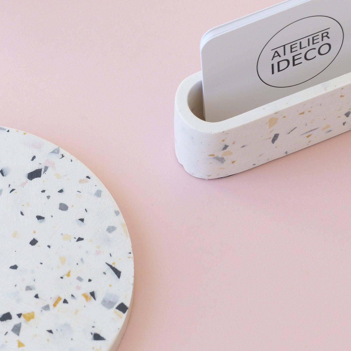 Présentoir à cartes de visite Terrazzo blanc - Atelier IDeco